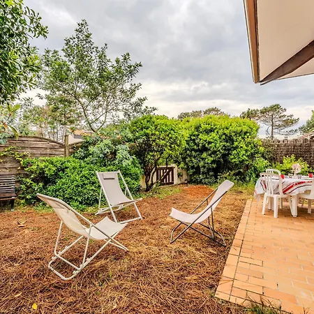 Maison T2 Avec Mezzanine, Jardin Clos, Proche Plage, Quartier Calme, - 4 Personnes - Fr-1-521-73 *