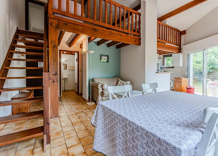 Maison T2 Avec Mezzanine, Jardin Clos, Proche Plage, Quartier Calme, - 4 Personnes - Fr-1-521-73 *